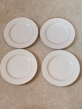 Elegant White 7.5-inch Plates with Silver Rim - Set of 4